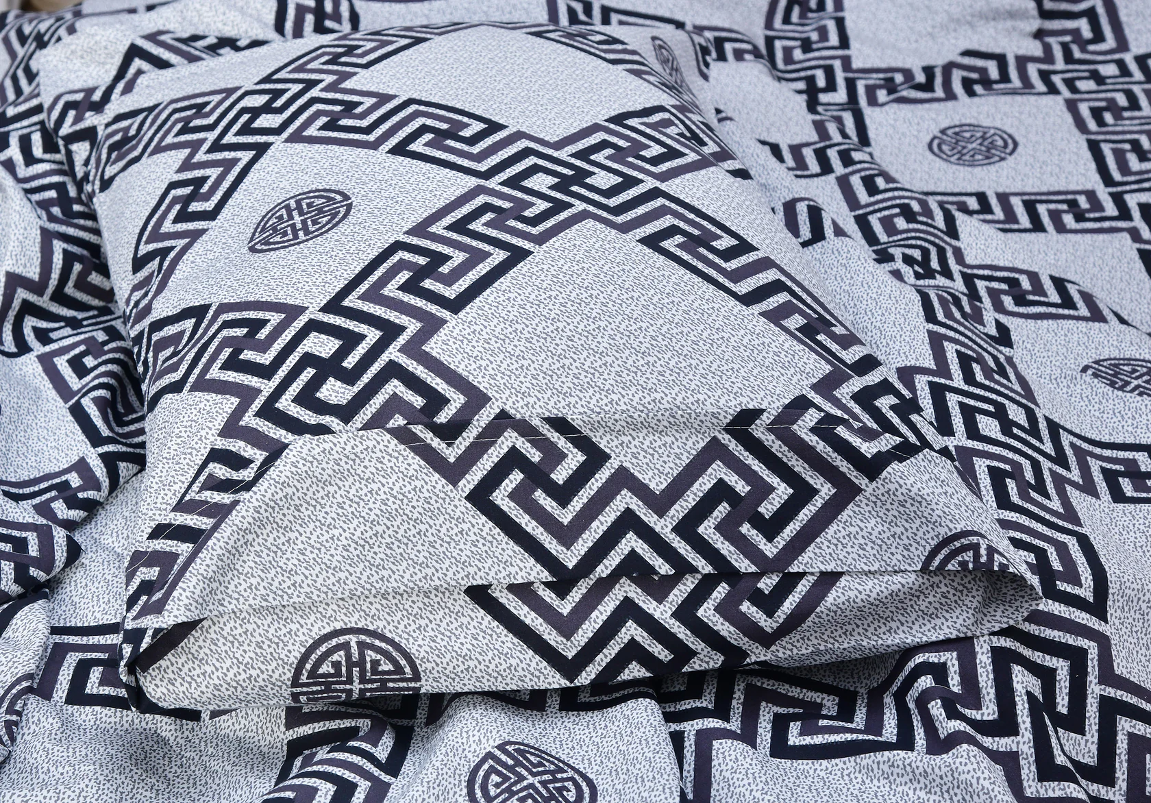 4 Pcs Printed Quilt Cover – Inaya - Image 3